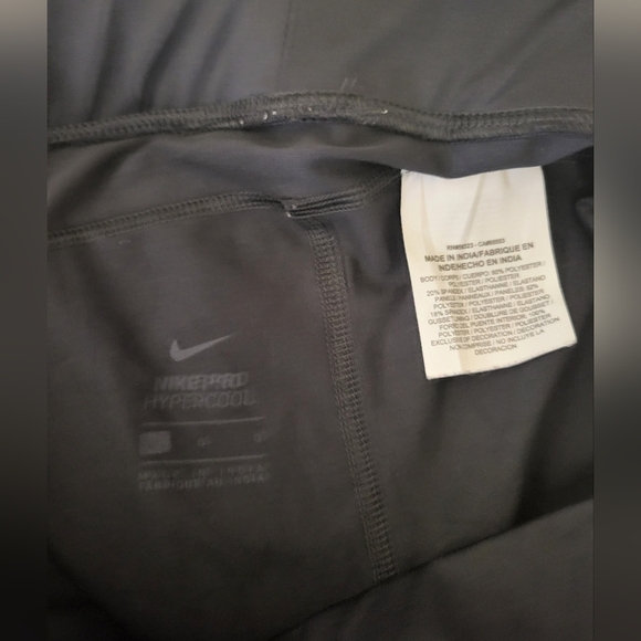 Nike Pro Hypercool Black Leggings, Size Large (26) - Picture 3 of 6